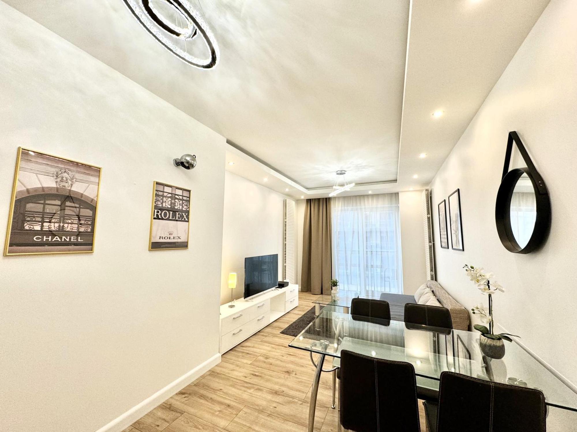 Platinum Towers Country 2 Country
