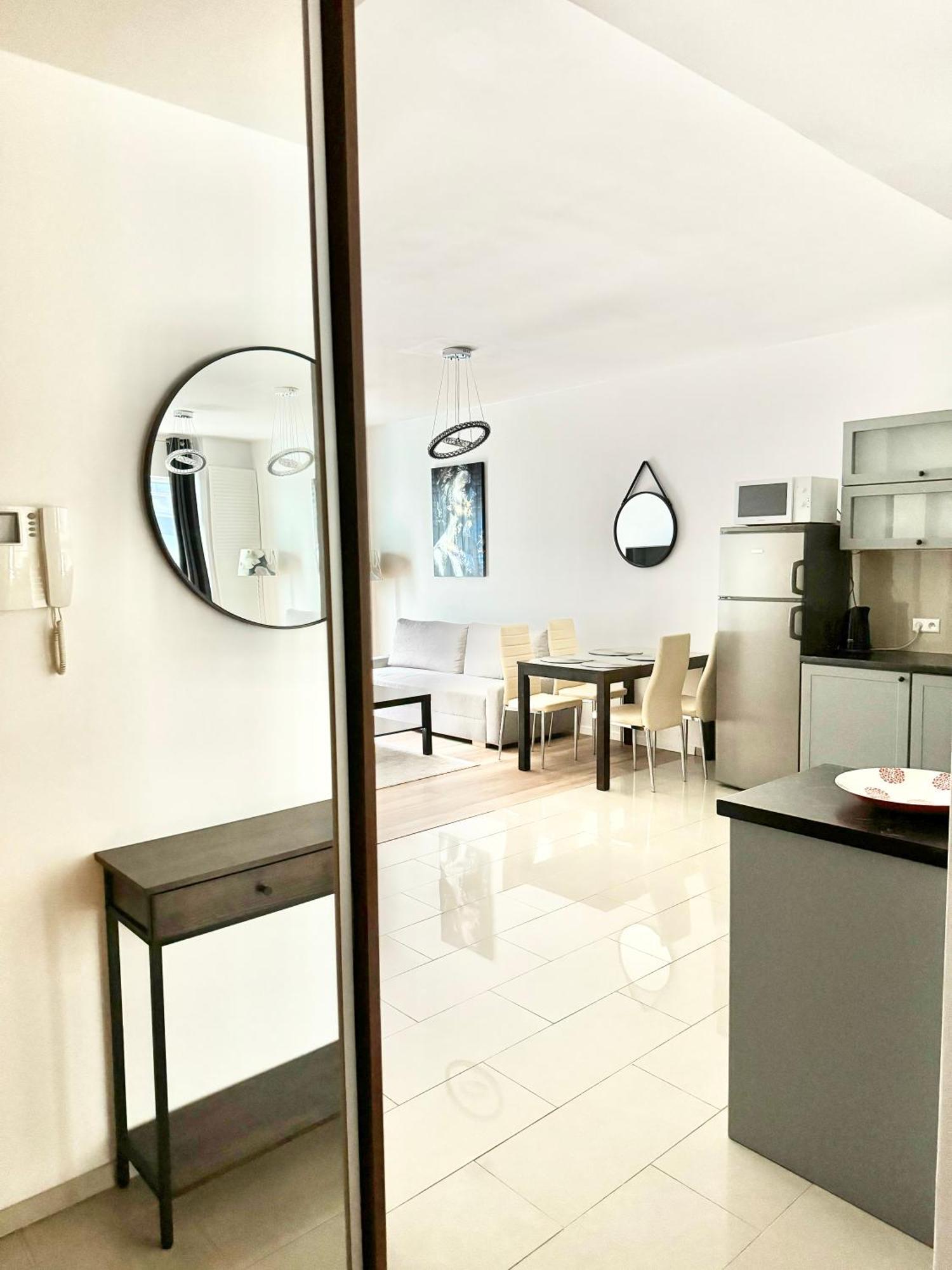 Platinum Towers Country 2 Country 4* Warschau